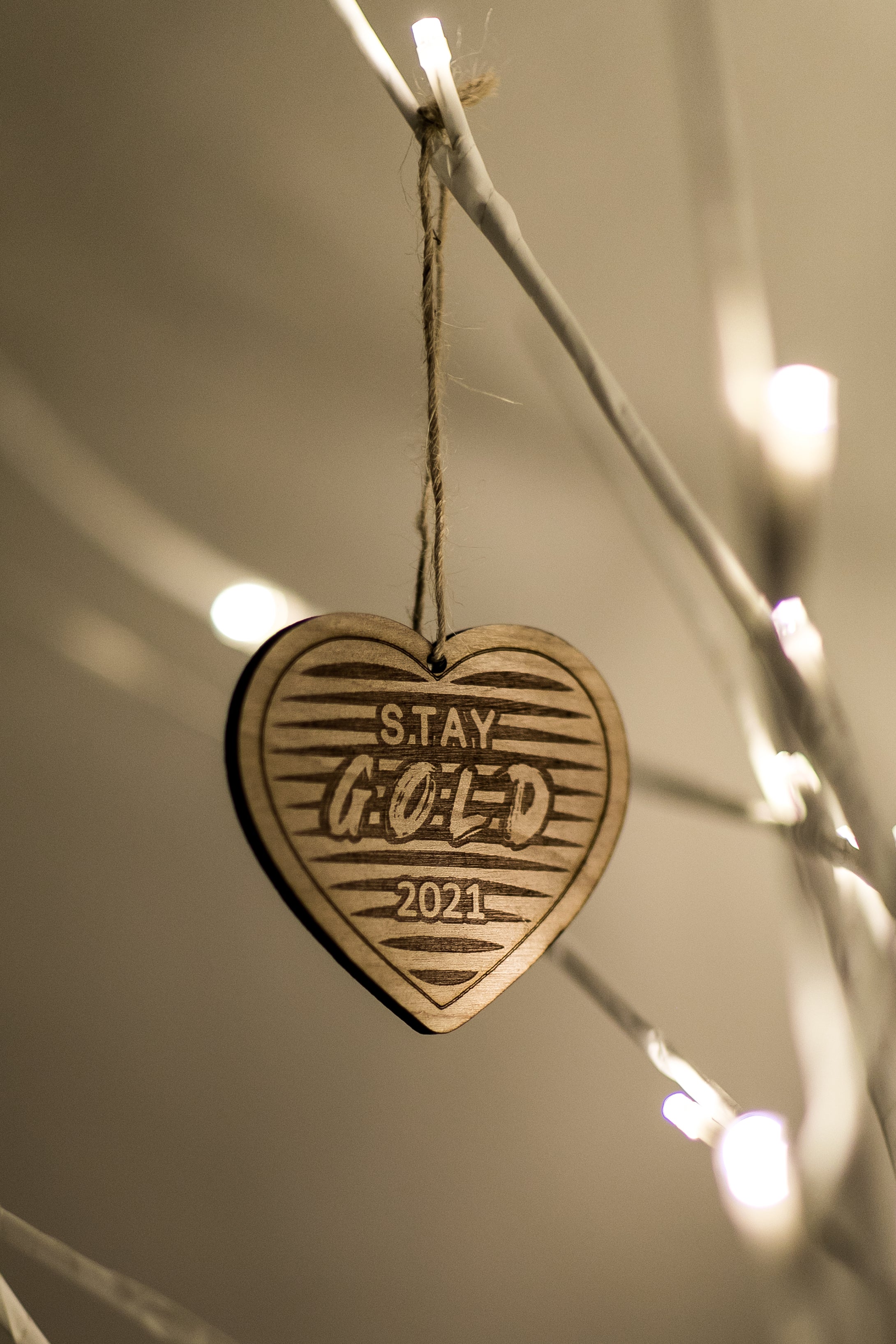 2021 STAY GOLD HOLIDAY HEART ORNAMENT